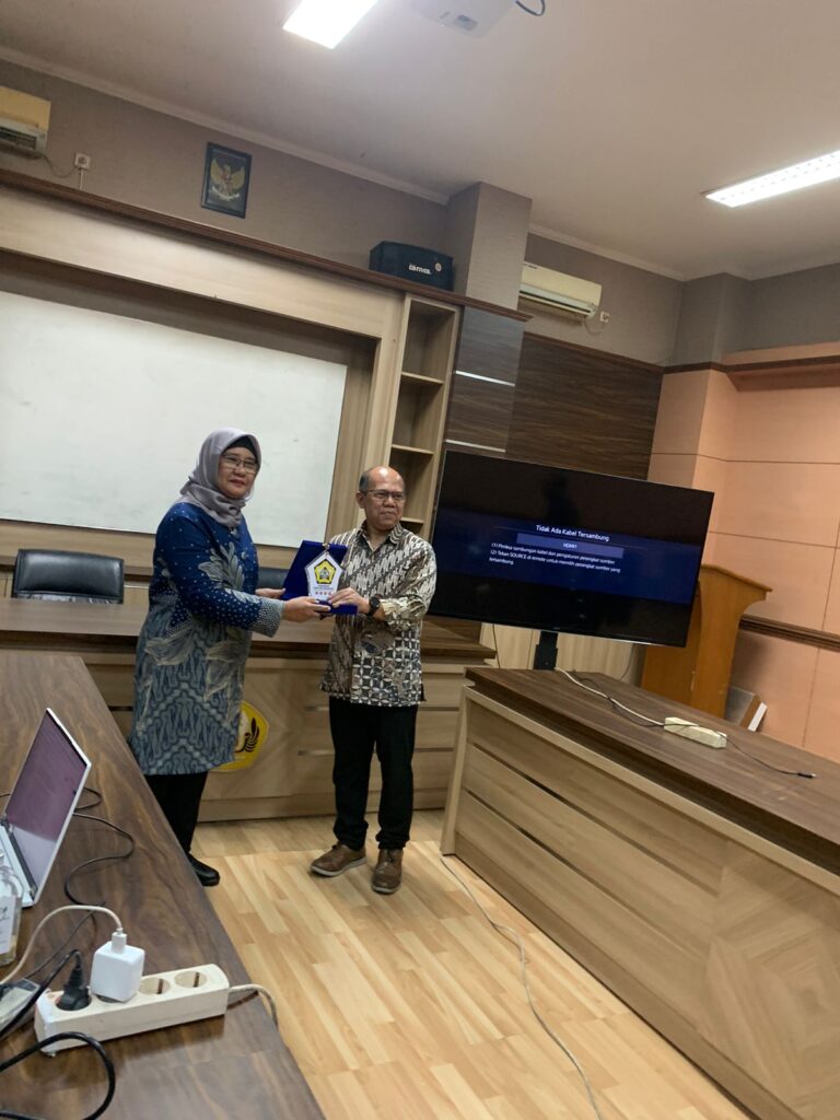 Studi Banding Universitas Bengkulu Ke Program Doktor Ilmu Ekonomi FEB UNPAD