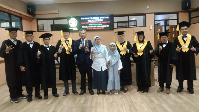 TEKNOLOGI INFORMASI-KOMUNIKASI, INKLUSI KEUANGANDAN KINERJA PEMBANGUNAN EKONOMI DI INDONESIA